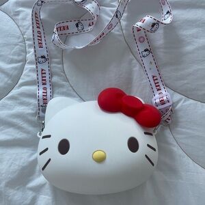 Hello kitty purse 
Like new